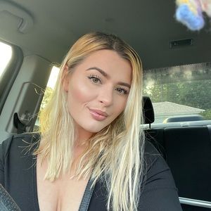 Meet your Posher, Kiana